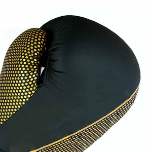 Customized <b>Synthetic</b> <b>Leather</b> Boxing Gloves Comfortable Professional Size For Sport Wholesale Price Made In Pakistan - Product Image 4