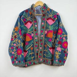 Veste indienne Suzani faite main, écologique, style vintage, col en V profond, broderie florale, 100% coton tissé, taille naturelle, été - Product Image 5