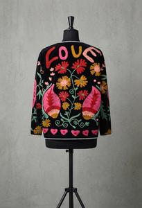 เสื้อแจ็คเก็ตโบโฮปักลายตัวอักษรคำว่ารัก ผ้ากำมะหยี่สีดำสำหรับผู้หญิง สไตล์ชาติพันธุ์ แบบสั้น เปิดด้านหน้า เสื้อคลุมสำหรับฤดูใบไม้ร่วงและฤดูหนาว รับผลิตตามแบบ OEM - Product Image 2