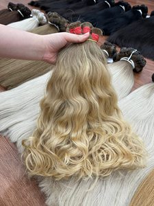 Precio de fábrica al por mayor Natural ondulado a granel Ombre Color Cabello 100% extensiones de cabello vietnamita de alta calidad listas para enviar - Product Image 2