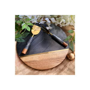 Tabla de cortar de madera maciza pulida y lisa para una preparación de alimentos segura, fácil y cómoda. - Product Image 2