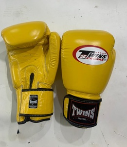 Guantes de Boxeo Twins Pro Fight, de Cuero Genuino, para MMA, Muay Thai, Entrenamiento, Sparring, Fitness, con Agarre Premium y Absorción de Humedad - Product Image 1