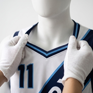 Ensemble d'uniformes de basketball personnalisés avec sash, maillot blanc et short, imprimé par transfert thermique, rayures diagonales, nom et numéro de l'équipe, pour usage domestique, 100% - Product Image 4