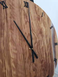 Compre Directamente del Fabricante: Reloj de Pared de Madera y Resina de 14 Pulgadas / 35 cm, Reloj de Pared de Madera con Borde Natural, Reloj de Pared Rústico de Madera de Olivo - Product Image 5