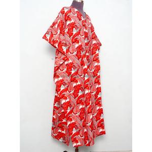 Hermoso kaftán con estampado de plumas, kaftán para mujer con estampado a mano, túnica cruzada de algodón, elegante kaftán maxi para la playa. - Product Image 3