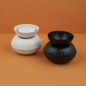 Elegante Juego de Quemadores de Incienso de Metal Negro Mate y Blanco, Soporte Decorativo Redondo Acanalado, de Lujo para Decoración del Hogar - Product Image 1