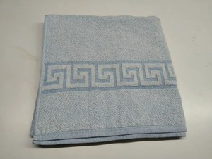 Serviette de Bain Premium 100% Coton Motif Grec, Douce, Absorbante et Séchage Rapide pour Hôtel, Maison et Spa - Product Image 1