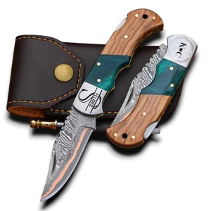 Couteau utilitaire de camping et d'extérieur de qualité industrielle, lame en acier Damas cuivré Sanmai à pointe clip, manche en bois d'olivier et résine, faibles MOQ - Product Image 1