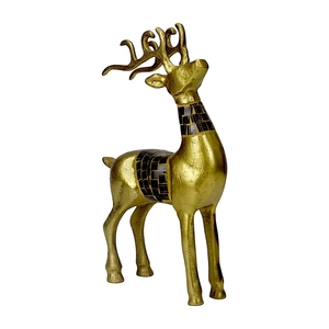 Figurine de renne sur pied sophistiquée en or métallique - Décoration de table de Noël avec motif mosaïque sur le cou et le corps - Product Image 3
