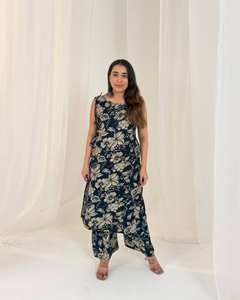 Vestido Sharara Estampado y Bordado con Dupatta a Juego y Kurta de Diseñador, Atuendo Étnico para Fiestas - Product Image 1