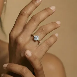 Bague solitaire en diamant octogonal de laboratoire 3 carats avec bande pavée torsadée, design spécial pour un look royal, clarté VVS-VS, certifiée IGI - Product Image 6