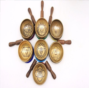 Cuencos de bronce afinados a las frecuencias de los 7 chakras para terapias vibratorias curativas disponibles al por mayor a precio directo de fábrica. - Product Image 1
