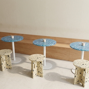 Table basse en plastique recyclé 4GoodThings, design moderne, imperméable, durable, écologique, cadre métallique convertible, meubles pour la maison - Product Image 6