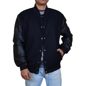 แจ็คเก็ตวาร์ซิตี้ขนสัตว์สั่งผลิตจำนวนมาก รับผลิตแบบ OEM/ODM แจ็คเก็ตฤดูหนาวคุณภาพสูงมีฮู้ดพร้อมโลโก้ด้านหน้าสำหรับทีม สีดำ - Product Image 3