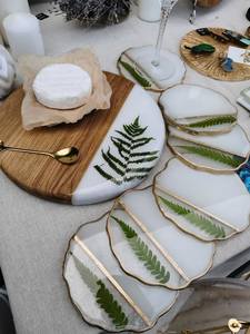 Ensemble de sous-verres décoratifs en résine avec motif en feuille d'or pour la décoration de table de salon moderne - Product Image 4