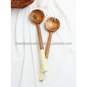 Serveurs à salade en bois avec émaillage Ensemble de bois fait à la main avec impression en émail Serveur à salade Cuillères Fourchettes Ustensiles de cuisine - Product Image 3