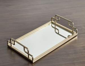 Plateau moderne en laiton finition argentée, plateau décoratif en laiton poli à la main, plateau de service rond et carré en laiton pur pour table à manger - Product Image 1