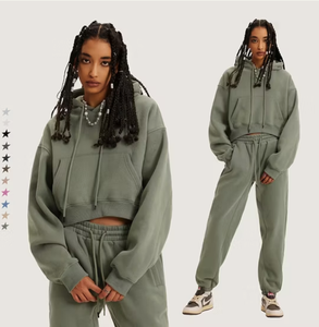 Conjuntos de Sudaderas y Pantalones Deportivos Cortos Y2K Lisos de Alta Calidad al por Mayor para Mujer, Conjuntos Deportivos con Logotipo Personalizado para Mujer - Product Image 3
