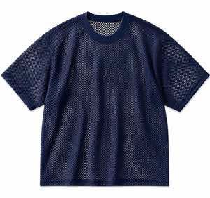 T-shirt tricoté respirant personnalisable avec logo sur mesure, style urbain, coupe ajustée, méthodes d'impression sérigraphique et par transfert d'eau - Product Image 6