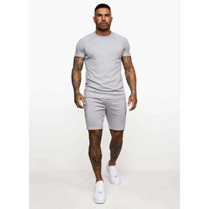 ชุดเสื้อยืดและกางเกงขาสั้นสไตล์วินเทจสำหรับผู้ชาย ผลิตจากโพลีเอสเตอร์/คอตตอน รับผลิตแบบ ODM เป็นมิตรกับสิ่งแวดล้อม เหมาะสำหรับใส่ในช่วงฤดูร้อน - Product Image 3