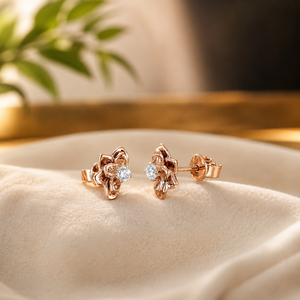 Boucles d'oreilles clous en diamant rond brillant plaqué or rose, sertissage griffe en moissanite, motif floral, bijoux minimalistes pour usage quotidien - Product Image 3