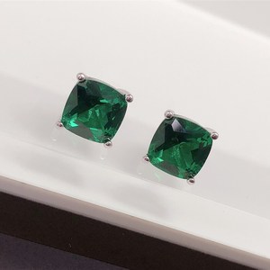 ต่างหูมรกตทรงสี่เหลี่ยมประดับเพชรพลอยประจำเดือนพฤษภาคม ของขวัญวันเกิดคริสต์มาสสำหรับผู้หญิง - Product Image 1