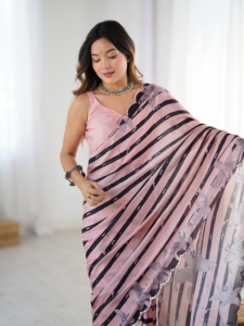 Sari Tradicional Kutchi con Bordado, Sari de Diseño en Chinnon, Sari Estampado en Chinnon, Sari Étnico con Trabajo Kutchi, Sari de Chinnon para Fiesta - Product Image 6