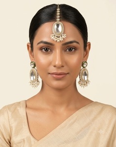 Ensemble de bijoux de mariée indiens plaqué or antique, avec boucles d'oreilles ethniques de luxe en zircon cubique et perles, et ensemble Tika, pour femmes, fabricants - Product Image 2