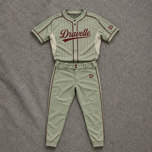 Uniforme de Béisbol y Sóftbol para Hombre, Jersey a Rayas con Ribete Color Borgoña, Pantalones a Juego, Conjunto para Partido - Product Image 1