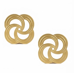 Socle décoratif artisanal en métal doré festonné, support de cuisson en aluminium résistant à la chaleur pour casseroles et poêles, idéal pour table à manger, vente en gros, style moderne - Product Image 1