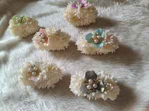 Gajra Jasmin Pastel Parfumé à la Perle Mogra pour Chignon et Bracelet de Poignet |   Bijoux floraux Haldi Mehndi pour mariage, cadeau pour femmes - Product Image 4