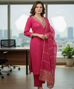 ชุดเสื้อผ้าฝ้ายปักลายแฟนซีพร้อมผ้าคลุมไหล่ สไตล์หรูหราสำหรับงานเทศกาล มีสินค้าพร้อมส่ง ราคาขายส่ง หลายสี - Product Image 1