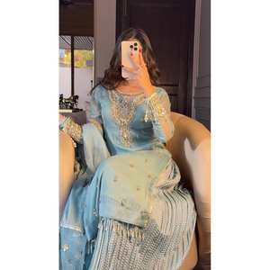 เสื้อท่อนล่างสุดและชุดเสื้อผ้าผู้หญิงมีงานปักจำนวนมาก - Product Image 2