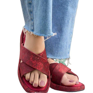 Sandalias de Piel Genuina de Alta Calidad con Diseño de Tiras Cruzadas, Forro de Terciopelo Estampado Antideslizante y Personalizable, a la Moda - Product Image 1