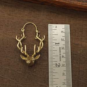 Boucles d'oreilles en forme de tête de cerf en laiton plaqué or, bijoux unisexes de forme animale vintage - Product Image 3