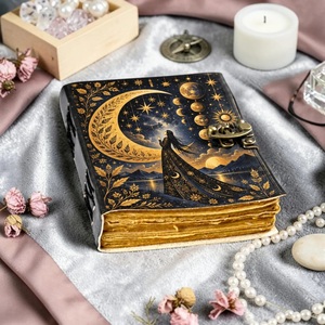 Diario de Cuero Grimoire Celestial de 400 Páginas, Tapa Dura Negra, Diseño Vintage de Luna y Estrellas, Libro de Hechizos Hecho a Mano con Acuarelas, Regalo - Product Image 1