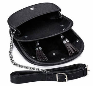 Sporran écossais en cuir avec tartan vert, accessoire traditionnel pour kilt des Highlands - Product Image 3