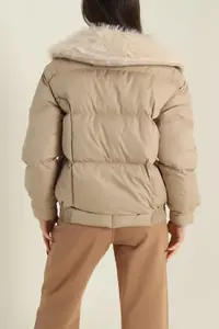 Nouvelle conception OEM – Doudoune légère pour femme à manches longues, résistante à l'eau, de haute qualité, personnalisable, entièrement zippée et pliable avec capuche - Product Image 6