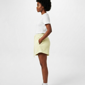 Shorts en molleton taille haute pour femme OEM, jaune uni, décontracté, taille élastique, coupe ample, 100 % coton, tissu tricoté respirant, séchage rapide - Product Image 2