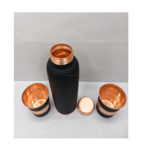 ขวดน้ำทองแดงที่สง่างามพร้อมฝาปิดกันรั่วและอายุรเวทประโยชน์ต่อสุขภาพสำหรับการให้ความชุ่มชื้นในชีวิตประจำวัน - Product Image 6