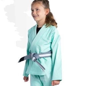 Uniforme de karaté élégant et durable pour l'entraînement quotidien Compétitions professionnelles Livraison gratuite sur les échantillons Vêtements d'arts martiaux - Product Image 4