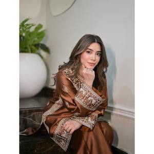 Conjunto de Fiesta de Diseño en Satén con Top y Pantalón con Dupatta, Elegante y con Estilo - Product Image 6