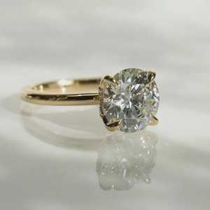Bague de fiançailles en diamant rond de 3 carats cultivé en laboratoire, monture tulipe en or jaune, cultivé en laboratoire, certifié IGI - Product Image 1