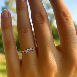 Anillo de Compromiso y Boda de Oro Sólido de 14K con Diamantes de Corte Delicado para Mujer, Elegante, Fino, Original, con Racimo Flotante, Certificado por IGI - Product Image 4