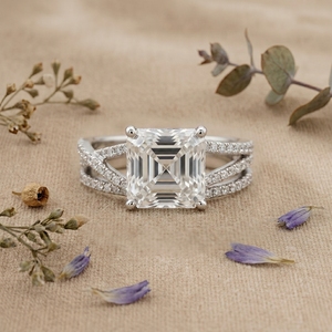 แหวนหมั้นทรง Asscher Cut ทองคำขาว 14K เพชรเลี้ยงในห้องปฏิบัติการ ดีไซน์แยกแหวกประดับเพชรแบบ Pave สำหรับผู้หญิง - Product Image 1