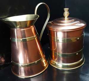 Carafe à boisson en cuivre au design élégant avec poignée, pichet à eau en cuivre pur, carafe à boisson pour la maison et les mariages, fabriquée à la main - Product Image 3