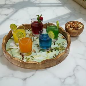 Plateau décoratif de luxe en bois de manguier rond, à bords festonnés, avec motif floral magnolia émaillé, pour servir en cuisine, provenant d'Inde - Product Image 5