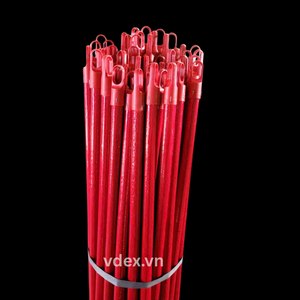 Manche de balai en PVC rouge avec longue capuchon rouge pour accrocher, 50 pièces/sac - Product Image 1