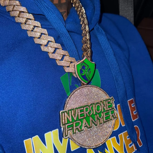 สร้อยคอคิวบันลิงค์ชุบทองคำแท้สำหรับผู้ชาย ดีไซน์หรูหราจาก CONCEPTION พร้อมจี้โลโก้ทีมประดับเพชรโมอิสซาไนต์เต็มตัว ได้รับการรับรองจาก GRA สไตล์ฮิปฮอป - Product Image 2