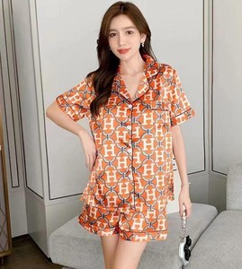 Conjunto de Pijama de Satén con Estampado de Leopardo de Manga Corta para Mujer, 2 Piezas, Ropa de Dormir Elegante de Verano, Cuello Camisero, Cierre de Botones, Tela Suave - Product Image 3